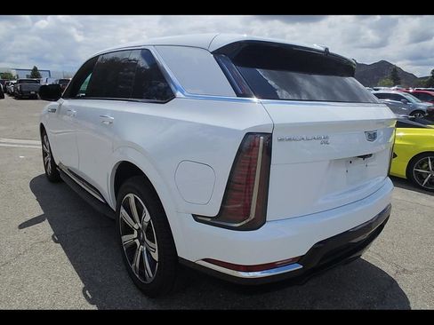 Used 2025 Cadillac Escalade IQ Luxury 2 AWD/4WD image 4