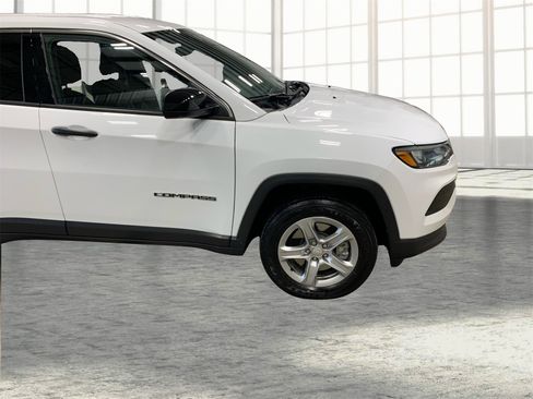Used 2024 Jeep Compass Sport image 22