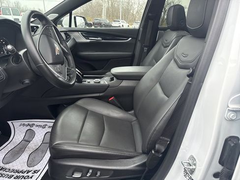 Used 2025 Cadillac XT5 Premium Luxury image 13