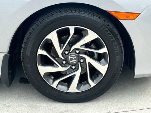 Used 2018 Honda Civic EX image 11