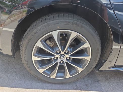 Used 2016 Toyota Avalon XLE Premium FWD image 4