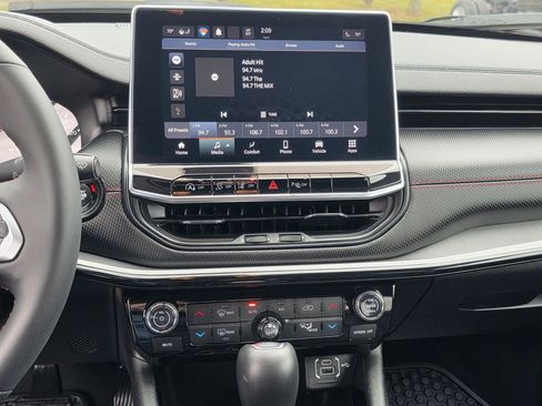 Used 2023 Jeep Compass Trailhawk w/ Trailhawk Convenience Group image 22