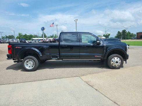 Used 2026 Ford F450 Platinum w/ FX4 Off-Road Package AWD/4WD image 8