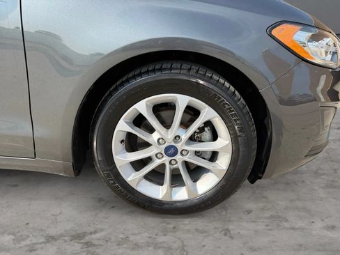 Used 2019 Ford Fusion SE FWD image 46