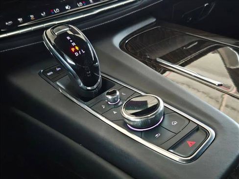 Used 2022 Cadillac Escalade Sport Platinum w/ LPO, ONYX Package AWD/4WD image 15