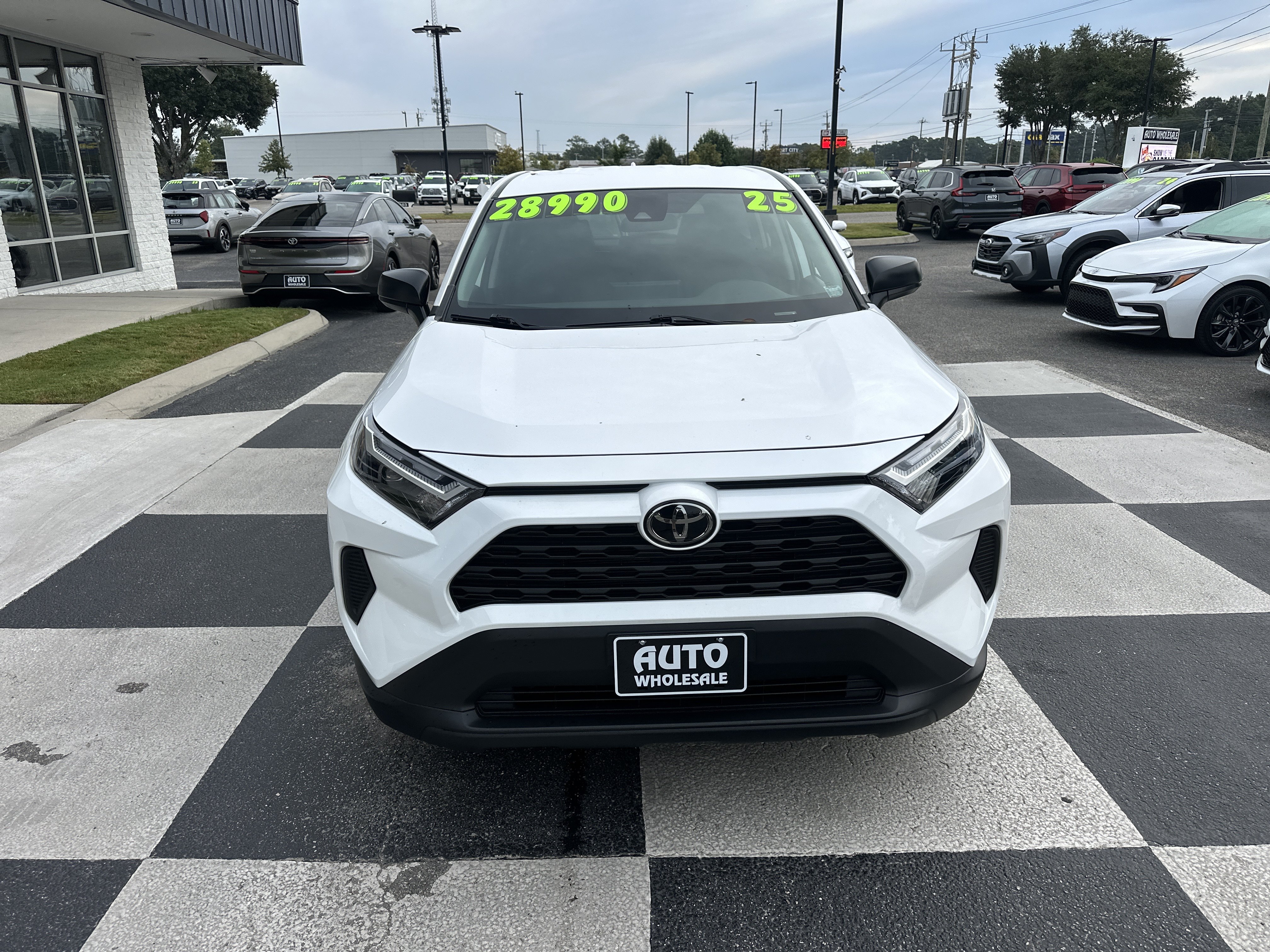 Used 2025 Toyota RAV4 LE AWD/4WD image 2