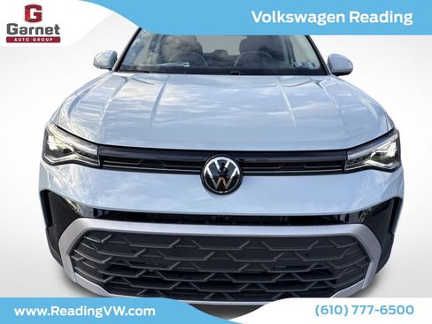 New 2026 Volkswagen Taos SE image 8