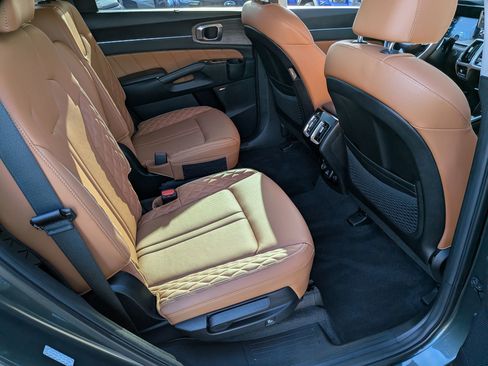 Used 2023 Kia Sorento SX Prestige AWD/4WD image 35