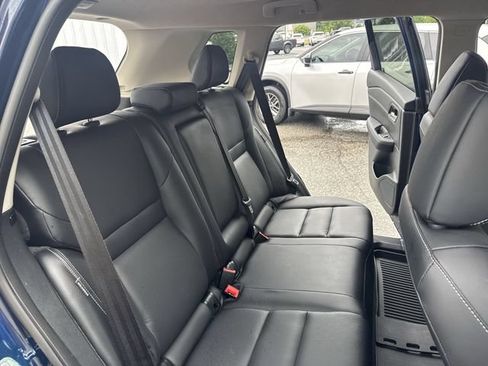 Used 2024 Nissan Rogue SL FWD image 11