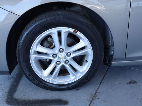 Used 2018 Chevrolet Cruze LT image 7