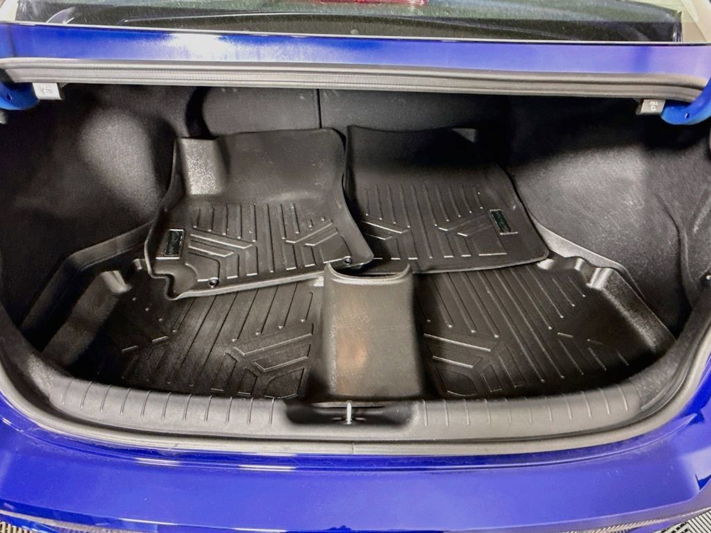 Used 2023 Hyundai Elantra Limited FWD image 31