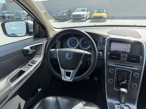 Used 2012 Volvo XC60 T6 AWD/4WD image 4