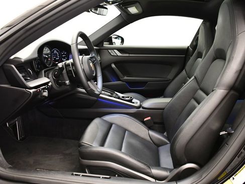 Used 2021 Porsche 911 Carrera image 5