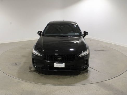 Used 2024 Volvo S60 B5 Plus image 8