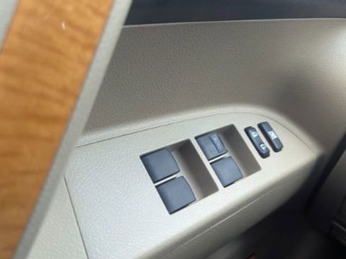 Used 2010 Toyota Highlander Limited image 42