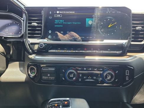 Used 2025 Chevrolet Silverado 1500 LT Trail Boss w/ LT Trail Boss Premium Package AWD/4WD image 14