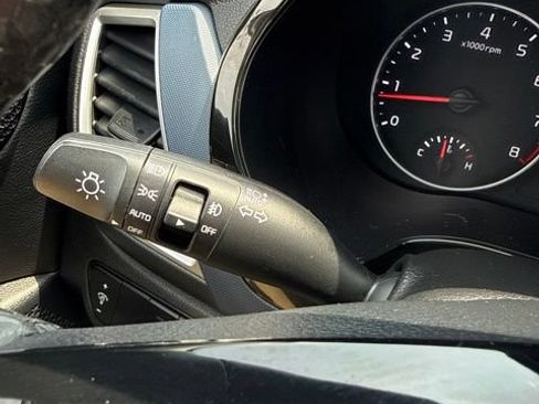Used 2022 Kia Seltos S FWD image 26