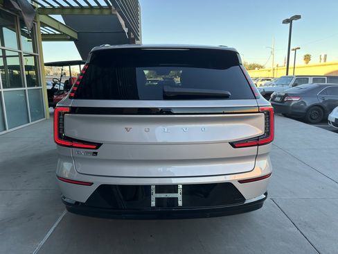 Used 2025 Volvo EX90 Plus image 10