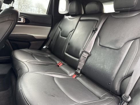 Used 2025 Jeep Compass Limited AWD/4WD image 13