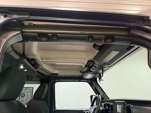 Used 2022 Jeep Wrangler Willys image 15