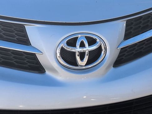 Used 2015 Toyota RAV4 Limited image 12