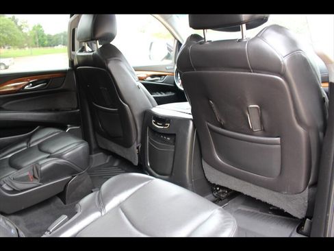 Used 2018 Cadillac Escalade Premium Luxury RWD image 13