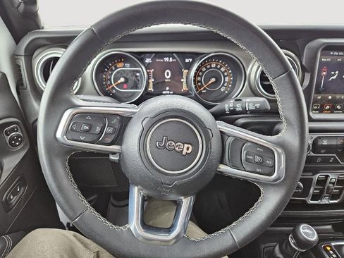 Used 2023 Jeep Wrangler Unlimited Sahara AWD/4WD image 12