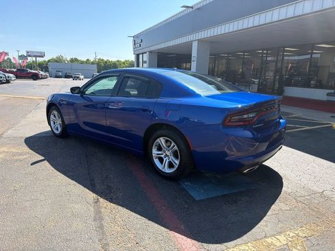 Used 2021 Dodge Charger SXT w/ Leather Interior Group RWD image 3