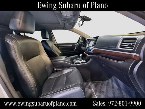 Used 2015 Toyota Highlander Limited Platinum AWD/4WD image 31