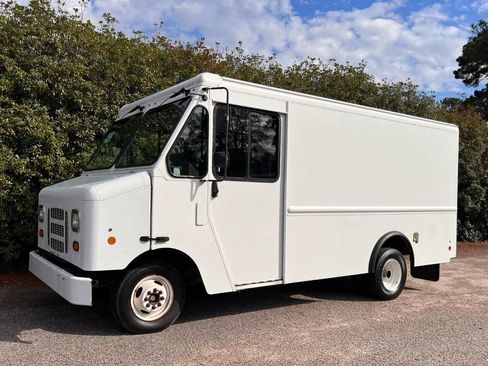 Used 2014 Ford E-350 and Econoline 350 Super Duty w/ A/C Prep Package image 3