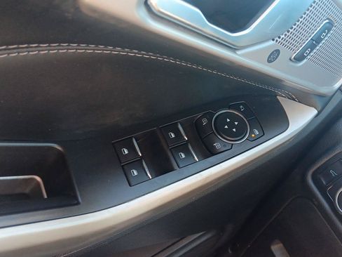 Used 2023 Ford Explorer XLT w/ Equipment Group 202A AWD/4WD image 12