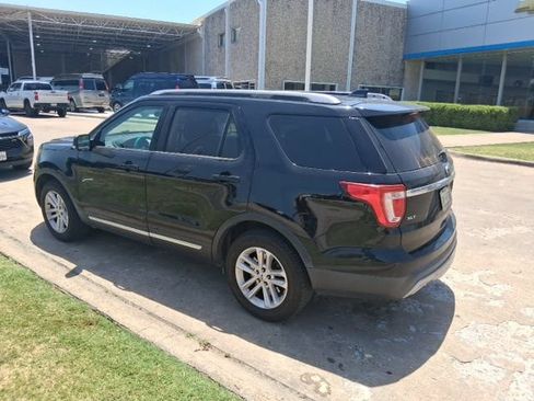 Used 2016 Ford Explorer XLT w/ Equipment Group 202A FWD image 3