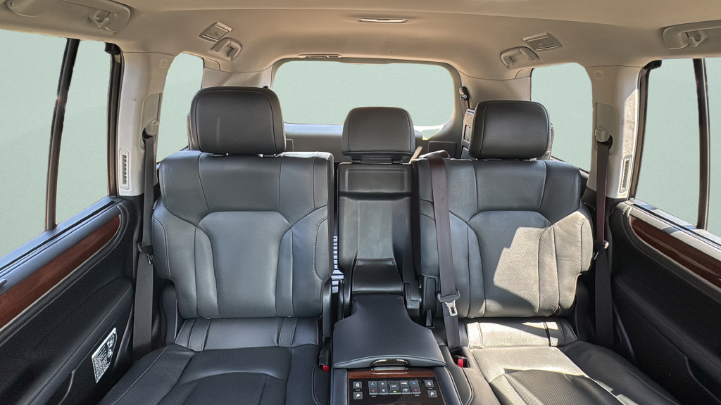 Used 2018 Lexus LX 570 4WD w/ Luxury Package image 18