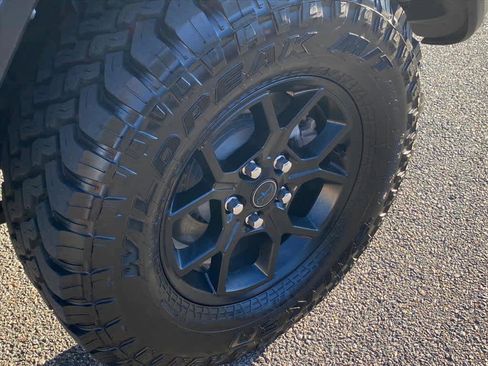 Used 2024 Jeep Wrangler Unlimited image 22