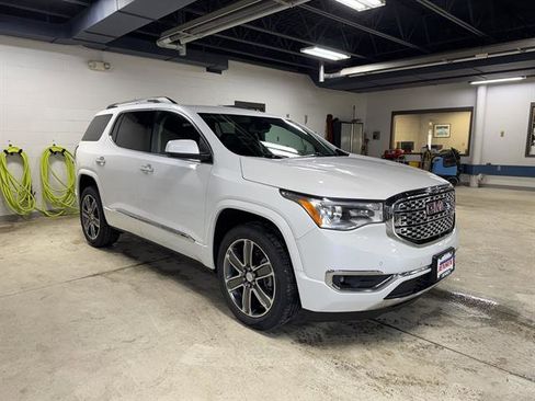 Used 2018 GMC Acadia Denali w/ Technology Package AWD/4WD image 2
