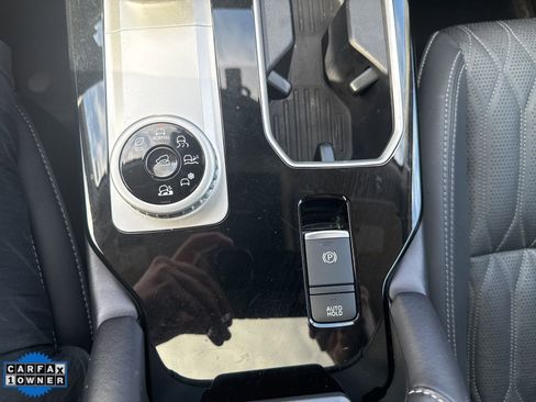 Used 2025 Mitsubishi Outlander SEL image 20