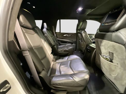 Used 2016 Cadillac Escalade Platinum image 23