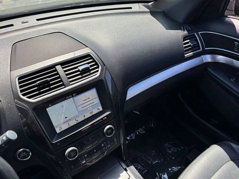 Used 2017 Ford Explorer XLT w/ Equipment Group 202A AWD/4WD image 25