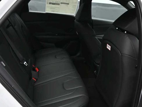 New 2026 Hyundai Elantra SEL Sport FWD image 13
