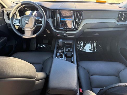 Certified 2025 Volvo XC60 B5 Plus AWD/4WD image 12