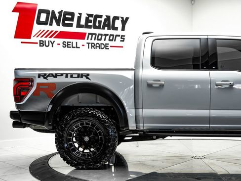 Used 2025 Ford F150 Raptor w/ Equipment Group 803A Raptor R AWD/4WD image 9