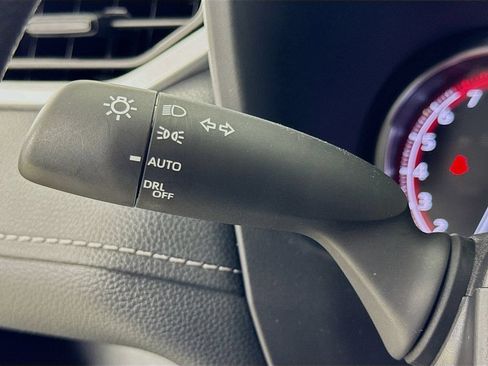 Used 2025 Toyota RAV4 XLE FWD image 13