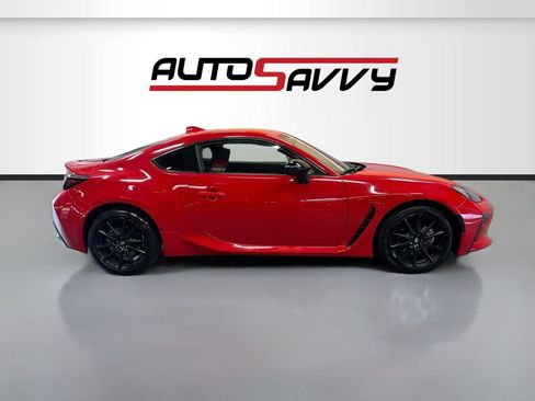 Used 2024 Toyota GR86 RWD image 8