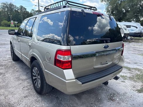 Used 2017 Ford Expedition XLT w/ Equipment Group 202A RWD image 7
