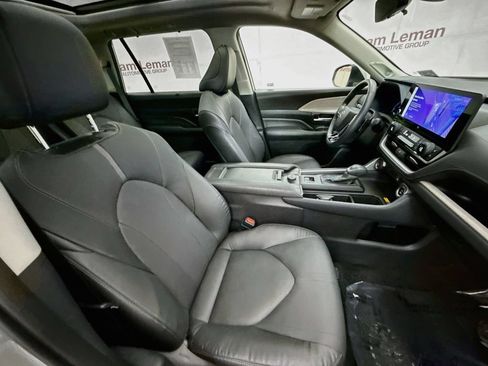Used 2024 Toyota Grand Highlander AWD image 30