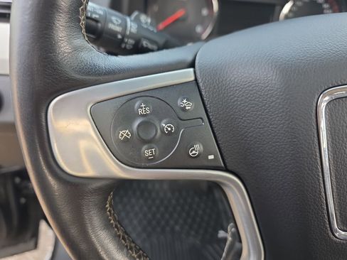 Used 2016 GMC Yukon XL SLT w/ Open Road Package image 18