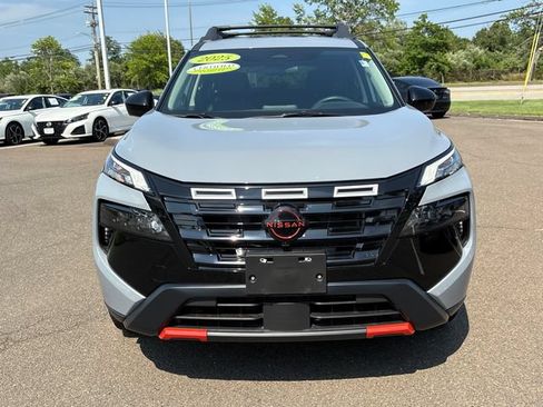 Certified 2025 Nissan Rogue SV AWD/4WD image 6