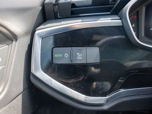 Used 2024 Audi Q3 2.0T Premium image 21