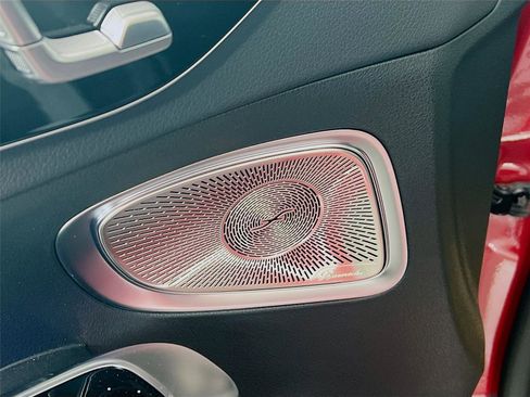 Used 2025 Mercedes-Benz C 300 4MATIC Sedan image 17