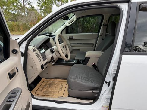 Used 2011 Ford Escape XLS w/ 101A Rapid Spec Order Code image 10